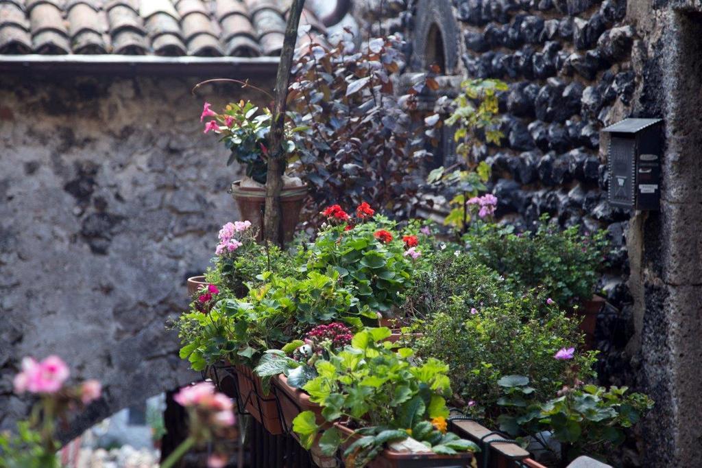 La Bifora E Le Lune Vico Sotto Gli Archi 5 Santo Stefano Di Sessanio